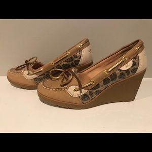 Sperry wedge leopard print shoes